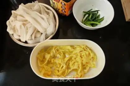 Make Egg fried river powder step 2