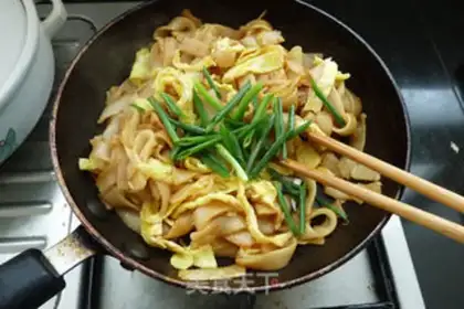 Make Egg fried river powder step 7