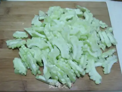 Make Eggs and bean bean peeled with bitter melons step 1