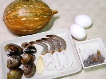 Make Pumpkin seafood step 0