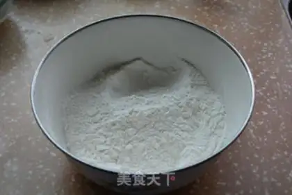 Make Homemade egg peels step 1