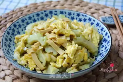 Make Eggs and bean bean peeled with bitter melons step 10