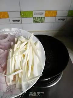 Make Onions, white fried step 1