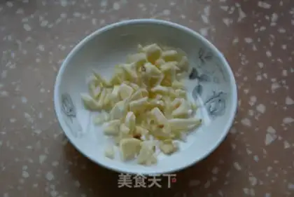 Make Garlic cabbage step 1