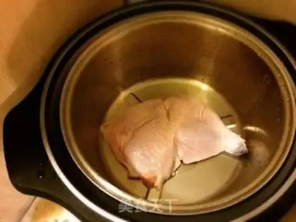 Make Spaghetti chicken step 1
