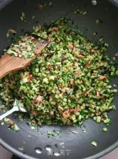 Make cucumber muscular ham buns step 8