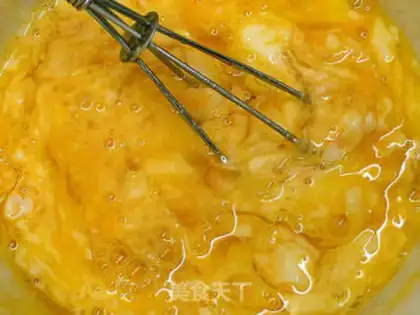 Make A salted egg tomato fried wood step 1