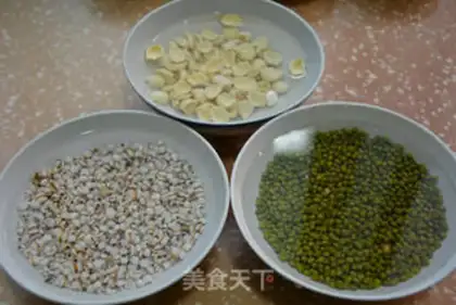 Make Lotus rice green bean soup step 0