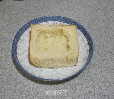 Make Peanut butter banana toast box step 1