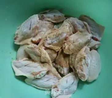 Make HOMEMADE KFC FRIED CHICKEN WINGS step 2