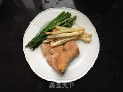 Make Fried salmon with storks step 3