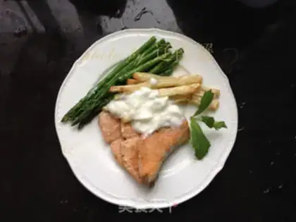 Make Fried salmon with storks step 4