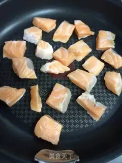 Make Curry salmon fried rice step 2