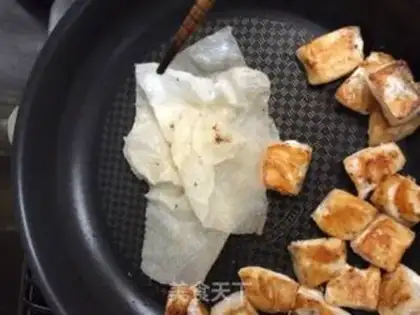 Make Curry salmon fried rice step 4