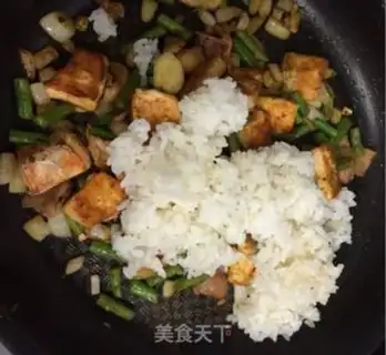 Make Curry salmon fried rice step 7