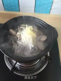 Make Hot-pot clams step 3