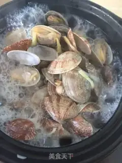 Make Hot-pot clams step 5