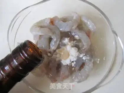 Make A big, colored shrimp fan step 4