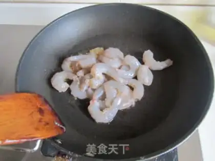 Make A big, colored shrimp fan step 5
