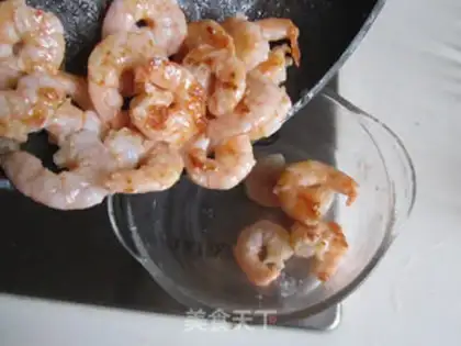 Make A big, colored shrimp fan step 6