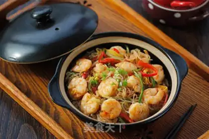 Make A big, colored shrimp fan step 15