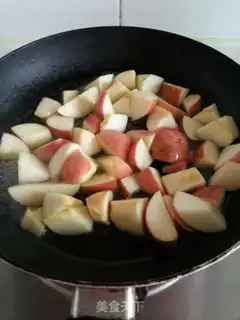 Make Homemade healthy apple sauce step 1