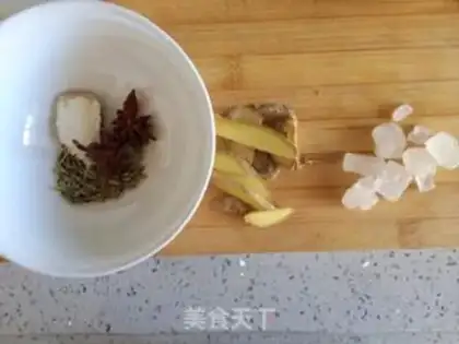 Make Red roast meat rice step 4