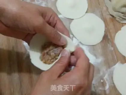 Make How to make a nice bun step 1