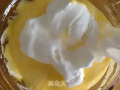 Make Butter cream rose cupcakes step 10