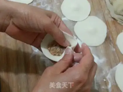 Make How to make a nice bun step 2