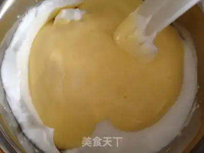 Make Butter cream rose cupcakes step 11