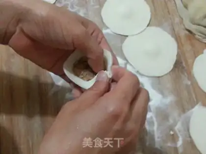 Make How to make a nice bun step 3