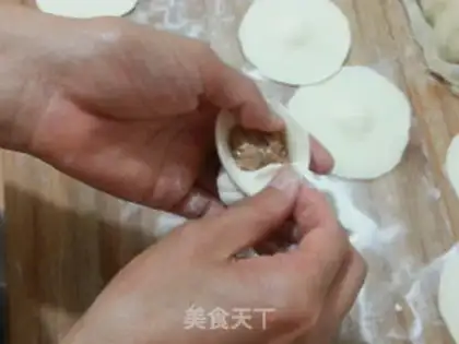 Make How to make a nice bun step 4