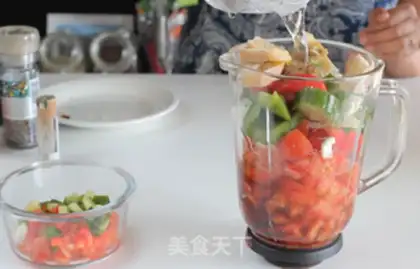 Make Spanish cold soup step 3