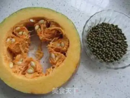 Make Pumpkin green bean soup step 0