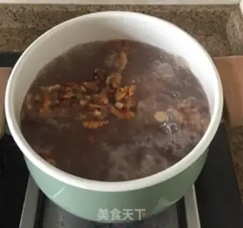 Make A walnut lotus pig