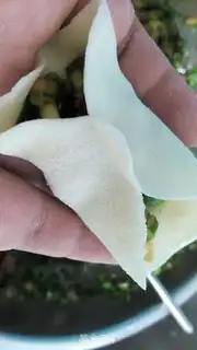 Make Plum mushrooms and pork dumplings step 1