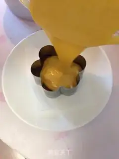 Make Mango yogurt mousse step 10