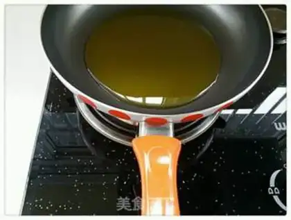 Make Tomato fried eggs step 4