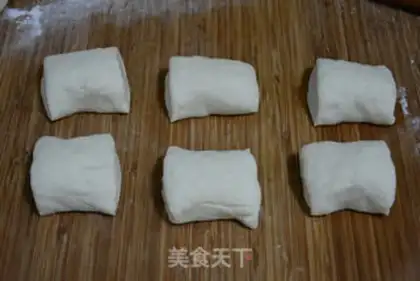 Make Milk knife cut the buns step 4