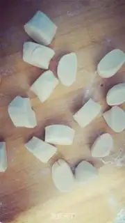 Make Plum mushrooms and pork dumplings step 10