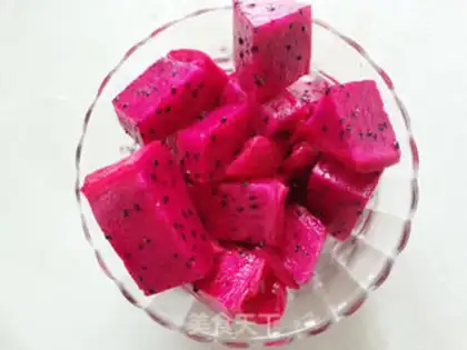 Make Flamingo yogurt cup step 1