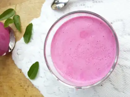 Make Flamingo yogurt cup step 4