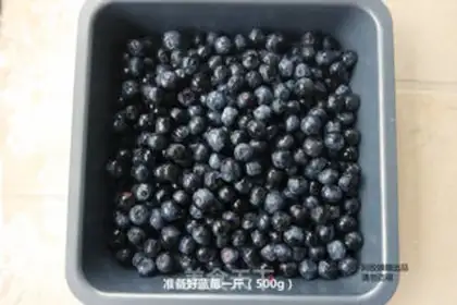 Make Homemade blueberry sauce step 0
