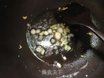 Make Chicken mushroom fried eggs step 4