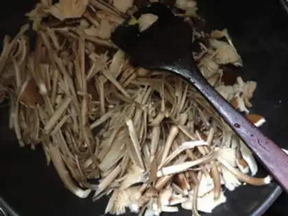 Make Chicken mushroom fried eggs step 5