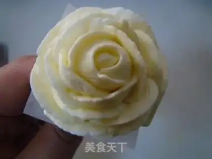 Make Bath doll cake step 9