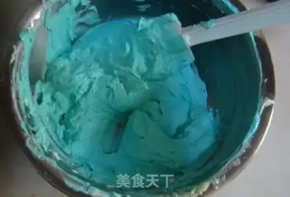 Make Bath doll cake step 10