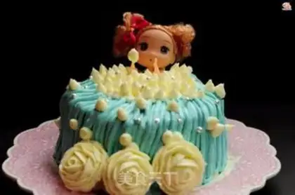 Make Bath doll cake step 12