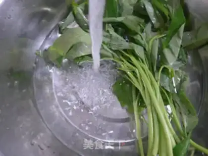 Make Eggs and cabbage step 1
